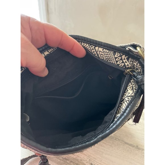 Back and cream geometric shape cloth zippered shoulder crossbody bag with lace - Picture 4 of 6